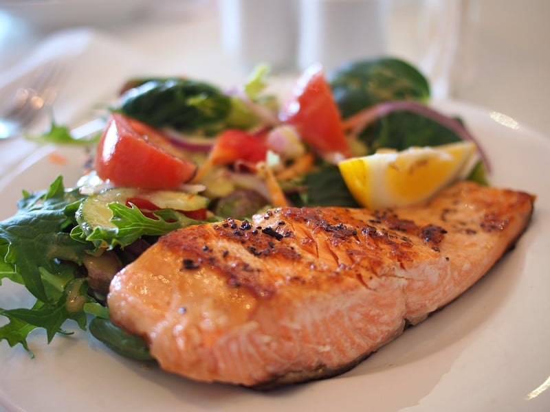 Grilled Salmon with Asparagus